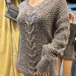 Adrienne Vittadini Textured Gray V-Neck Sweater